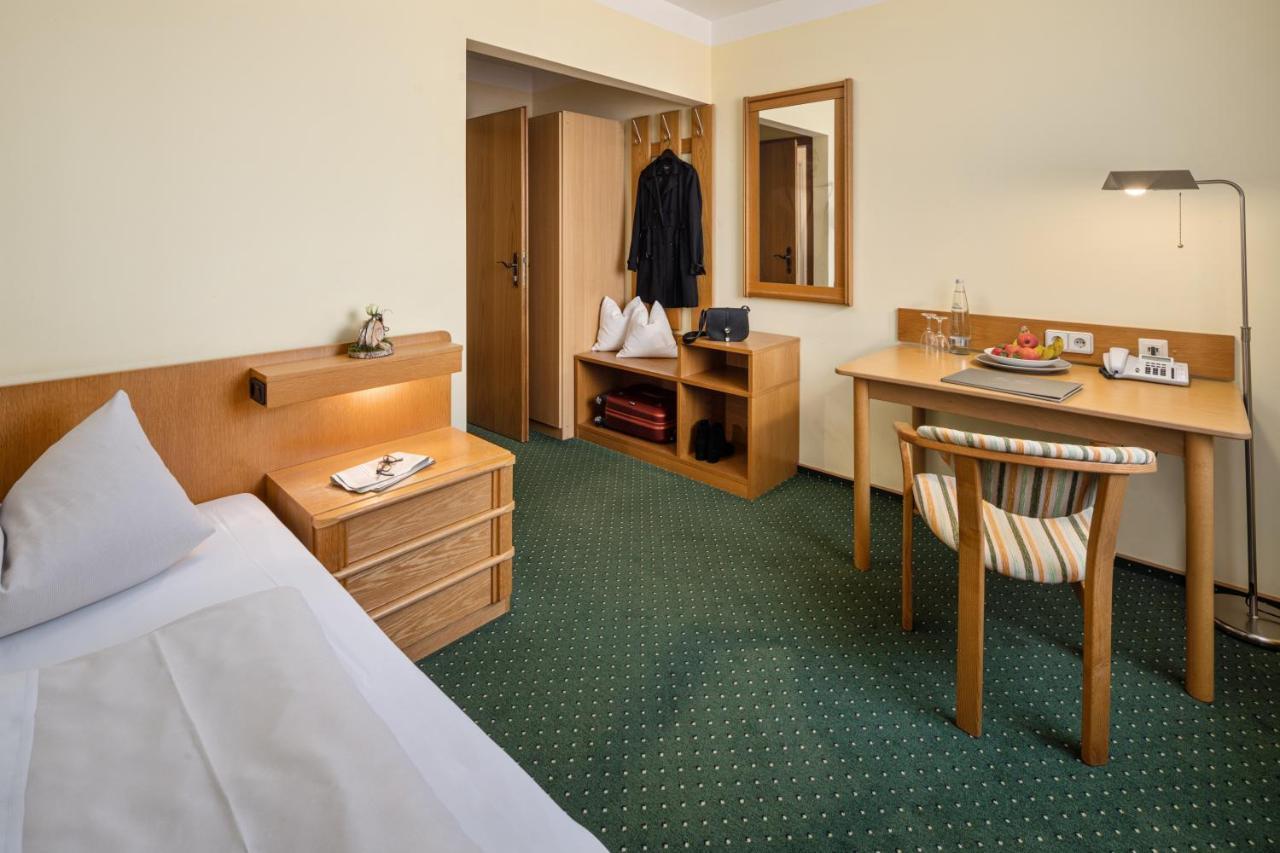 Hotel Zur Post Bad Abbach Oda fotoğraf