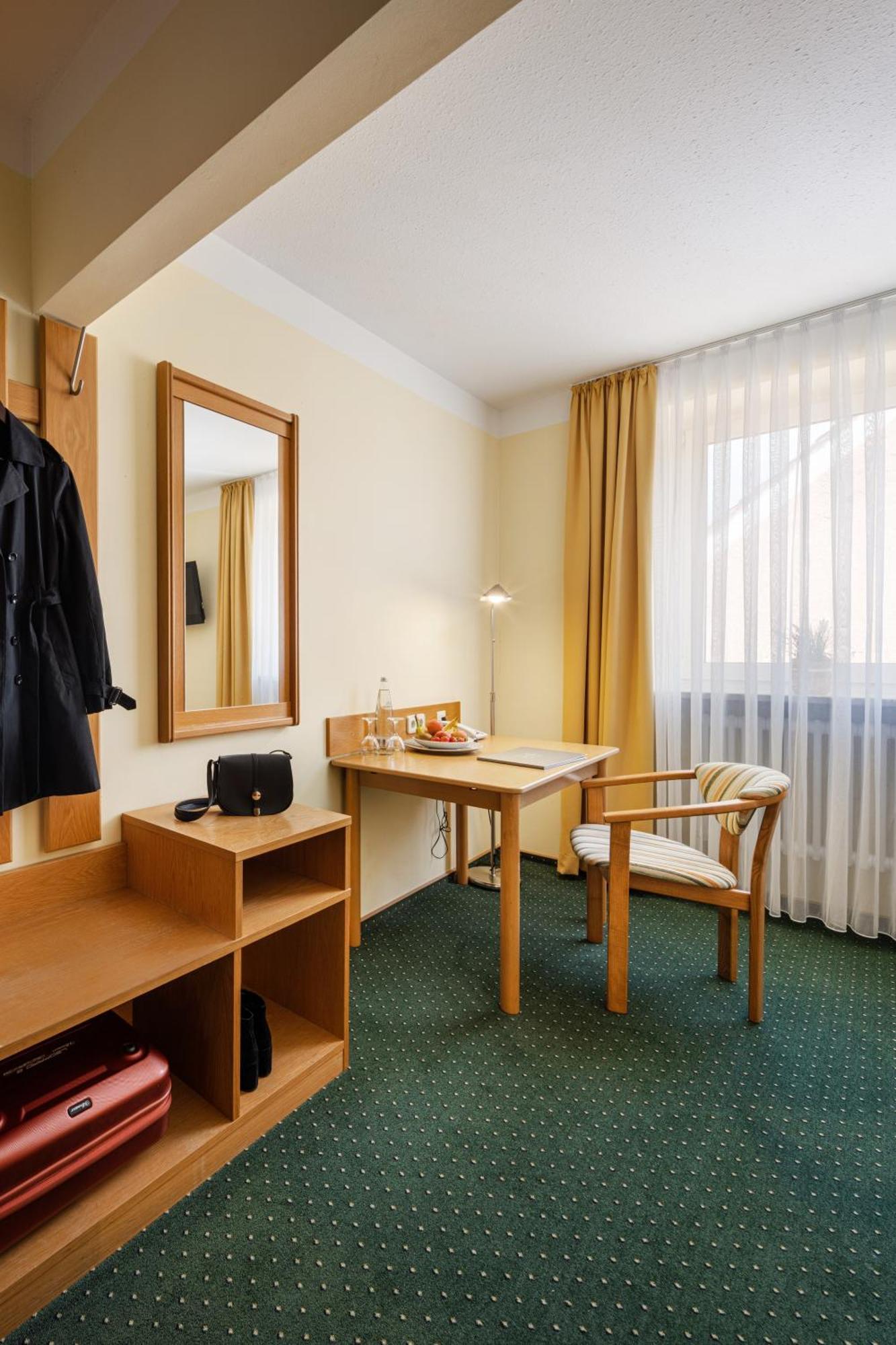 Hotel Zur Post Bad Abbach Oda fotoğraf
