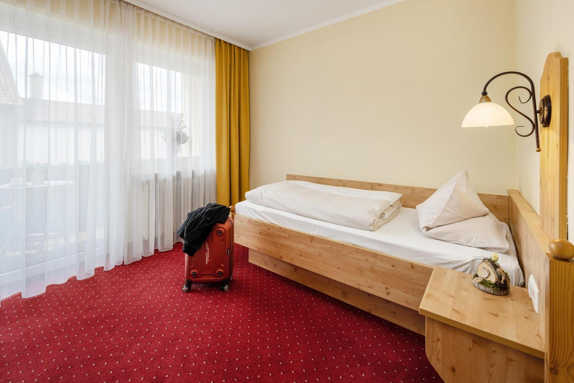 Hotel Zur Post Bad Abbach Oda fotoğraf